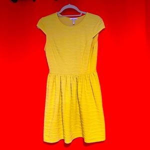 🌸 O’Neill Yellow Shift Dress